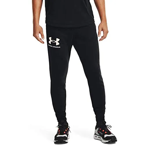 Under Armour UA Rival Terry Jogger Trainingshose, Black/Onyx White, XL - Herren-Trainingshose aus leichtem französischen Frottee, bietet Komfort und Wärme vor und nach dem Spiel, schweißableitend und schnell trocknend.