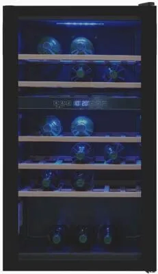 Exquisit Weinkühlschrank 2 Zonen für 45 Flaschen - Weinkühlschrank mit Platz für 45 Flaschen, zwei separat regelbare Kühlzonen für optimale Lagerung von Rot- und Weißwein sowie Umluftventilator für gleichmäßige Kühlung.