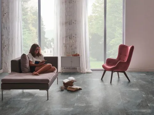 Check Vinylboden Matt-Fliesen 2151 Windeck - Klick Vinyl in Fliesenoptik XL - Hochwertiger Vinylboden mit integrierter Trittschalldämmung, ideal für private und gewerbliche Nutzung. Pflegeleicht, wasserfest und geeignet für Fußbodenheizung. Lieferung: 6 Paneele (2,341 m²) pro Paket.