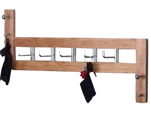 HOFMANN LIVING AND MORE Garderobenpaneel mit 5 Haken - Stylisches Garderobenpaneel aus Massivholz und Metall, erhältlich in verschiedenen Farben. Praktische 5 drehbare Kleiderhaken für optimalen Platz und Ordnung.