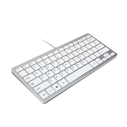 TRIXES Mini USB-Kabel-Tastatur US-Layout - Leichte und Schlank - Kompakt und langlebig - in Silber und Weiss - Plug & Play - Geeignet für PC Computer Apple Mac Laptop Windows etc.