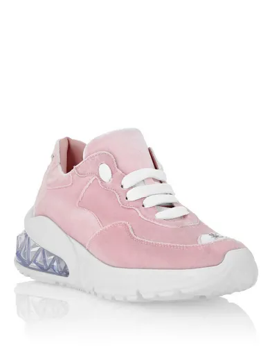 Läufer Sneaker – Sportliche Eleganz für jeden Tag - Moderne Sneaker aus Premium-Samt mit Kalbslederfutter. Ideal für Streetwear und Athleisure. Leichte Laufsohle sorgt für Komfort und Unterstützung bei jedem Schritt.