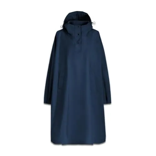 reisenthel mini maxi Regenponcho dark blue – ultraleichte Überwurfjacke - Der reisenthel mini maxi Poncho in Einheitsgröße lässt sich platzsparend in der eigenen Brusttasche verstauen. Ideal für unterwegs, schützt er zuverlässig vor leichtem Regen und bietet dank der weiten Kragenöffnung hohen Tragekomfort.