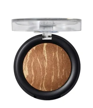 Nilens Jord Baked Shimmer Powder Puder 5.8 g Desert Bronze - Vielseitiges Schimmerpuder in Bronzetönen für einen strahlenden Glow. Die samtige Textur ermöglicht einen individuellen Farbaufbau. Ideal für einen eleganten Look oder als schimmernder Lidschatten.