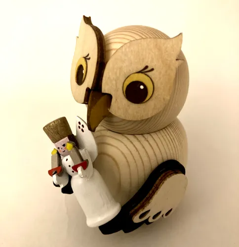 Holzfigur Mini-Eule mit Engel - Erzgebirgische Holzkunst, handgefertigte Mini-Eule mit Engel, Höhe 7 cm – ein charmantes Deko-Element für Ihr Zuhause.