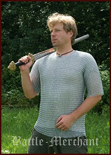 Battle-Merchant Kettenhemd, Kurzarm, verzinkt, Gr. M - Hochwertiges Kettenhemd in Größe M, ideal für LARP und Mittelalter-Events. Strapazierfähig und leicht, perfekt für den Einsatz im Freien.