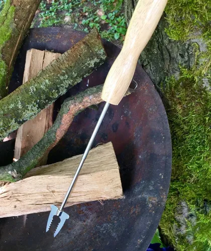 Großer Grillspieß Grillbesteck für Lagerfeuer, Teleskop-Spieß ausziehbar 80 cm