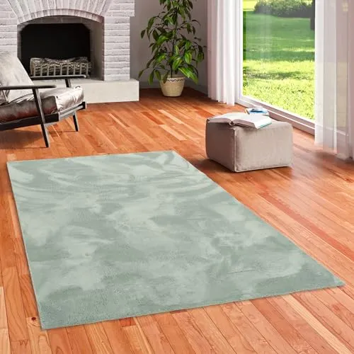 Pergamon Fellteppich Grün 80x150 cm - Teppiche & Böden - Extravagante Kunstfellteppich aus hochwertigem Polyester, weich und flauschig. Ideal für Wohnzimmer und Schlafzimmer, strahlt Wärme und Gemütlichkeit aus.