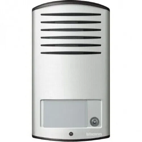 Bticino 342911 Gegensprechanlage Außen Linie 2000 - Haus-Alarmanlagen mit Drucktasten, schnurgebunden und inklusive Batterie für zuverlässige Kommunikation im Außenbereich.