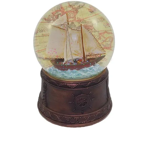 Schneekugel Segelboot mit Spieluhr - Wunderschöne Schneekugel mit Segelboot-Motiv und Spieluhr, ideal als dekoratives Element oder Geschenk. Verzaubert mit funkelndem Schnee und harmonischer Melodie.