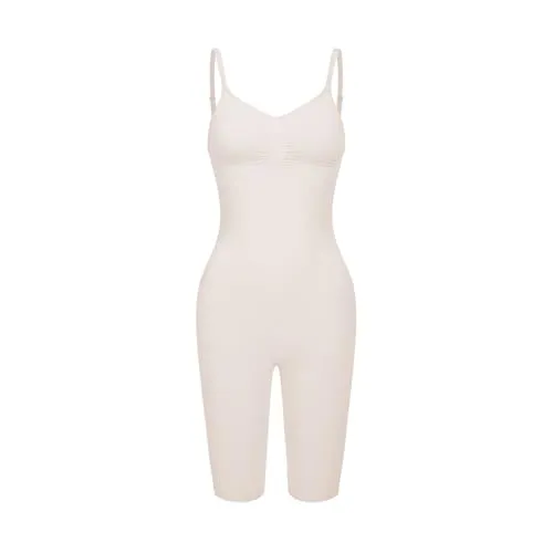 creamy fabrics Damen Figurformender Shapewear Bodysuit mit Shorts – Perfekt unter Kleidern – Starke Kompression für Bauch, Taille & Oberschenkel – Nahtlos & Verstellbare Träger