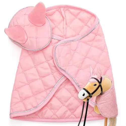 Hoofly Hobby Horse Zubehör Set – Decke & Fliegenhaube in Pink - Hochwertiges Zubehör-Set für Hobby Horses: Decke und Fliegenhaube in Pink, ideal für Spiel und Training. Robuste Materialien und TÜV-geprüfte Qualität sorgen für langanhaltenden Spaß und Sicherheit.