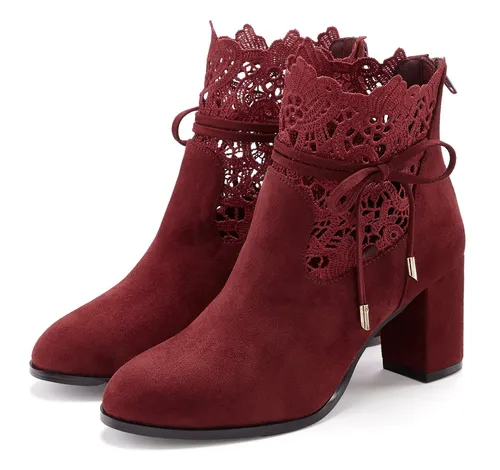 LASCANA High-Heel-Stiefelette mit modischer Spitze - Wanderschuhe mit bequemen Blockabsatz und modischer Spitze, ideal für trendbewusste Frauen. Perfekt für jeden Anlass!