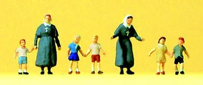 Diakonisse mit Kindern, N