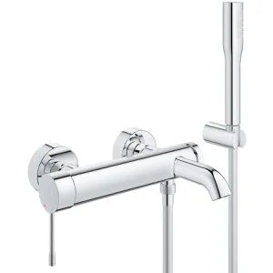 Grohe Essence Wannenarmatur 33628001 - Chrom, Aufputz mit Brausegarnitur - Armaturen - Hochwertige Einhand-Wannenbatterie mit GROHE SilkMove Technologie für präzise Temperaturkontrolle und automatischer Umstellung zwischen Wanne und Brause.