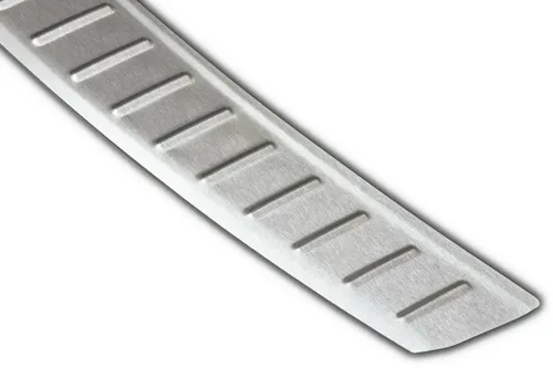 RECAMBO Ladekantenschutz für VW TOUAREG I - Abdeckblenden für optimalen Schutz des Lackes im Ladebereich, aus hochwertigem V2A Edelstahl mit perfekter 3D-Passform und einfacher Montage dank Spezialklebeband.