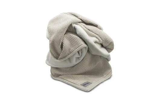 Flauschige Kuscheldecke von Blanketino in beige von blanketino