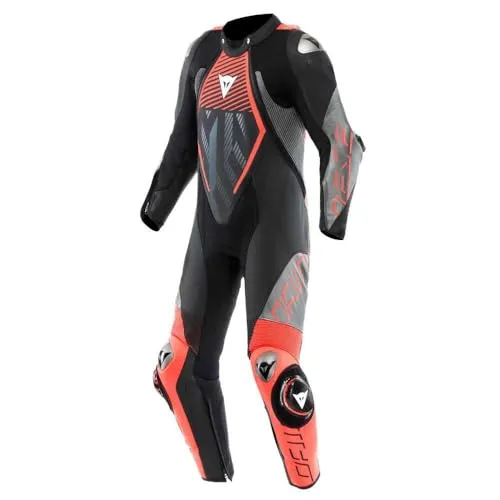 Dainese Audax D-Zip 1 tlg. Perf. Lederkombi schwarz/fluo-rot/antrazit 52 - Motorradkombis mit revolutionärer D-Zip-Konstruktion für optimale Beweglichkeit und Schutz. Zertifiziert nach EN 17092 Klasse AAA, ideal für Rennfahrer, die höchste Sicherheit und Komfort suchen.