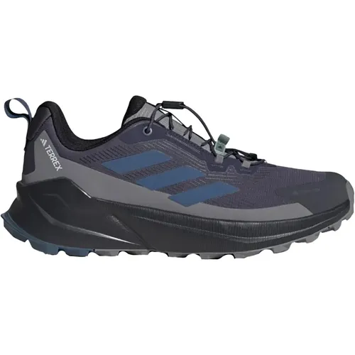 adidas Terrex Trailmaker 2 Gore-tex Speed Lace Wanderschuhe - Wanderschuhe mit GORE-TEX Membran für wasserdichten Schutz, ideal für Trekking und Alltag. Leicht, stabil und mit Speed Lacing für schnelles An- und Ausziehen.