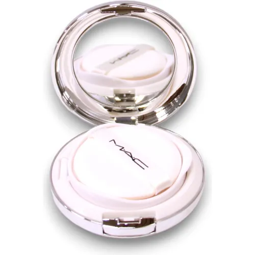 MAC Lightful C+ Compact Foundation Extra Light