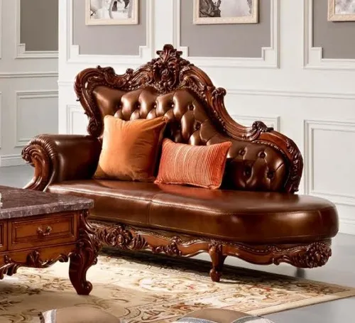 Elegantes Loungesofa Chaiselongue – Komfortable Sitzliege für Ihr Wohnzimmer - Chaiselongue im klassischen Chesterfield-Stil, aus Kunstleder in Braun. Ideal für entspannte Momente, bietet Platz für eine Person und vereint modernes Design mit hohem Komfort.