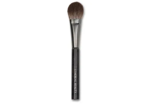ETHEREAL BEAUTY® Rougepinsel N°4 – Hochwertiger Kosmetikpinsel für Rouge & Highlighter, vegan und hautfreundlich - Vielseitiger Rougepinsel für das perfekte Make-up. Ideal für das Auftragen von Rouge und Highlighter. Handgefertigt mit feinen Kunstfasern – perfekt für empfindliche Haut und Allergiker.