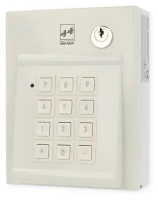 effeff 42130-10-----00 Kompakt-Türcode-Gerät - Autorization System mit Profi-Features: Ideal für Innenbereiche, bietet Netzbetrieb mit 230 V und eine integrierte Tastatur für einfache Bedienung.