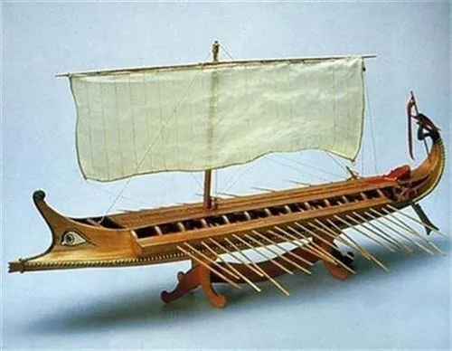 Krick Bireme griech. Baukasten - 25004 - Modellbau Bausatz für eine detailreiche griechische Bireme, ideal für Modellbau-Enthusiasten und Sammler.