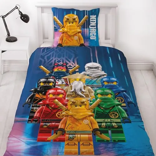 Lego Ninjago Bettwäsche 135x200 - Perfektes Geschenk für kleine Fans - Bettwaren-Set für Kinder mit 1 Kissenbezug und 1 Bettbezug, aus weicher Microfaser, pflegeleicht und langlebig – ideal für einen traumhaften Schlaf im Ninjago-Design.