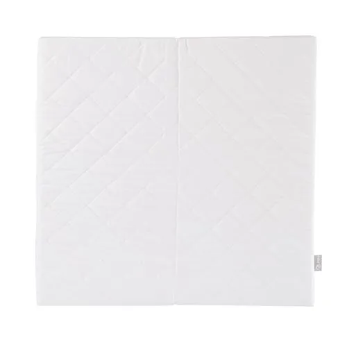 roba Laufgittermatratze 100 x 100 cm - Matratzen für Laufgitter, aus hochwertigem Kalt- und Viscoschaum für optimalen Liegekomfort und Unterstützung, Härtegrad 2 für mittlere Festigkeit.