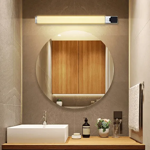 Produktbild LED Spiegelleuchte 10W – Silber mit Steckdose