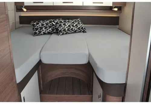 G BETTWARENSHOP Spannbettlaken Set für Wohnmobile - 3-teiliges Spannbetttuch Set für typische Heckbetten, elastisches Material für perfekte Passform und pflegeleicht bis 60°C waschbar, ideal für Wohnmobile und Wohnwagen.