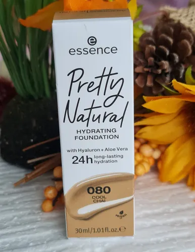 essence Pretty Natural Hydrating Foundation mit Hyaluron +Aloe Vera080 Cool Chal
