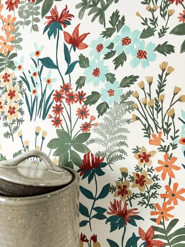 Newroom Vliestapete - Romantische Blumen in 3D Optik - Tapeten für Wohnzimmer, Schlafzimmer und Küche mit blühenden Floral-Motiven. Bringen Sie gute Laune und einen Hauch von Natur in Ihr Zuhause!