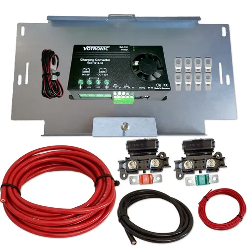 Votronic Ladebooster Set 12V 30A mit VW Batteriehalter - Generatoren, Komplettset mit 5m 10mm² Kabel für effizientes Laden Ihrer Zweitbatterie, ideal für EURO6 Fahrzeuge.