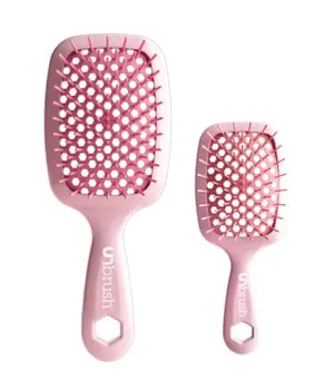 UNbrush Pastel Duo Set Peony Light Pink - Das UNbrush Pastel Duo Set Peony Light Pink umfasst eine Regular und eine Mini-Bürste in eleganter Geschenkverpackung. Ideal für sanftes Entwirren aller Haartypen, perfekt für Zuhause und unterwegs.