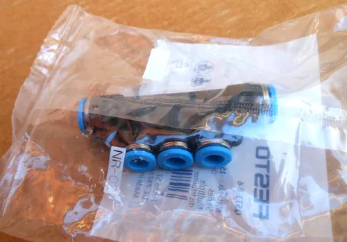 FESTO Mehrfachverteiler QST3-8-6, 153204, NEU, OVP