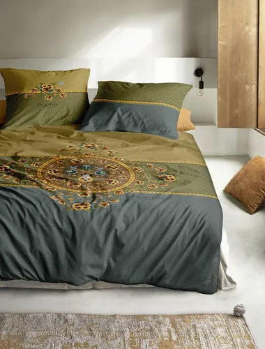 Irisette Bettwäsche 155x220 cm in Grün - Pflegeleichte und hautfreundliche Makosatin-Bettwäsche mit bügelleichter Oberfläche, ideal für Allergiker und perfekt für erholsame Nächte.