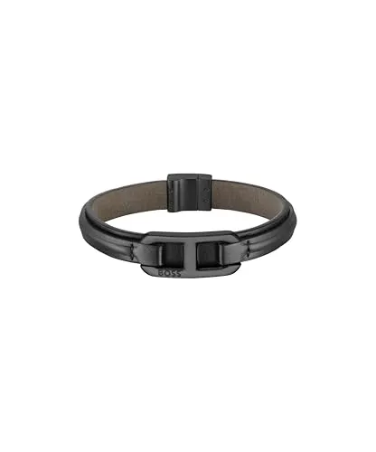 BOSS Herrenarmband mit markantem Mittelstück - Armbänder für Herren - Minimalistisches Design aus schwarzem Leder und poliertem Edelstahl, perfekt für stilbewusste Männer mit einem INNENUMFANG von 190 mm.