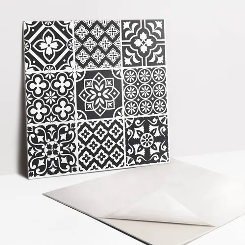 Dekorative Selbstklebende Vinylfliesen Schwarz-Weiße Portugiesische Fliesen - Moderne PVC-Fliesen (30x30 cm) für kreative Raumgestaltungen. Einfach anzubringen und ideal für Büro, Wohnzimmer oder Küche.