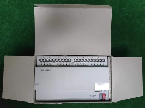 ABB JRA/S 8.230.1.1 EIB KNX Jalousieaktor - Steckdosen- & Schalterteile, Hochwertiger 8-fach Jalousieaktor für effiziente Rollladensteuerung im KNX-System, neu und originalverpackt.
