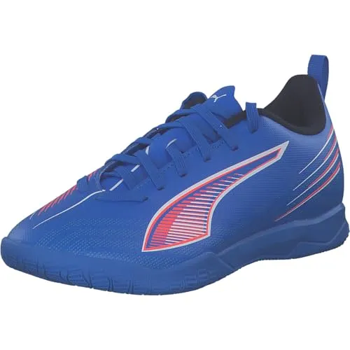 PUMA ULTRA 6 PLAY IT Jr Ultra Blue-PUMA White-Glowing Red 37 - Fußballschuhe mit leichtem, stabilisierendem Obermaterial aus mindestens 30% recycelten Materialien für nachhaltigen Spielkomfort und optimale Performance auf Hallenboden.