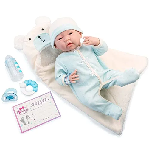 jc toys La Newborn Puppe für Neugeborene, 38 cm, weicher Körper, inklusive Strampler, weiche Decke mit Kapuze und 4 Zubehörteilen, blau, entworfen in Spanien von Berenguer, ab 2 Jahren