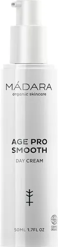 MADARA AGE PRO Smooth Tagescreme - Tagespflege für reife Haut mit nordischem Birkenwasser, das die Zellteilung fördert und Falten mindert. Für einen strahlenden Teint und spürbare Hydration.
