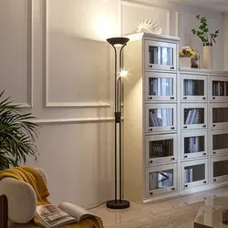 Lindby Stehlampe Josefin, LED, Schwarz - Stilvolle Standleuchte mit integriertem Leselicht und Dimmer für individuelles Lichtambiente, ideal für gemütliche Abende.