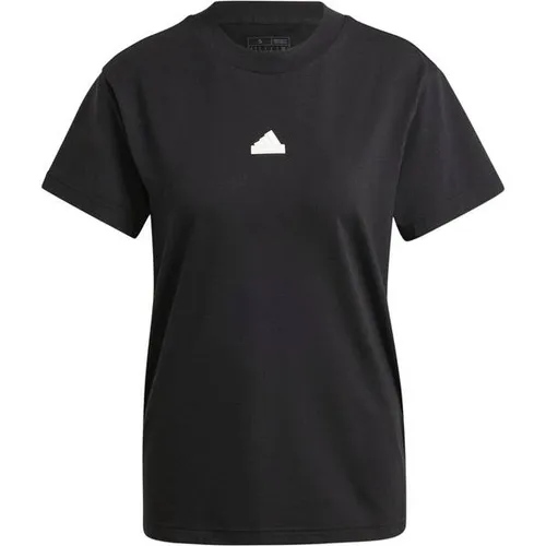 ADIDAS W BLUV TEE BLACK - Stylishes T-Shirt aus weichem Baumwollmaterial mit Stretch, ideal für Freizeitlooks. Perfekt für Brunch oder Spaziergänge, mit verspielter Stickerei und nachhaltiger Better Cotton Initiative.