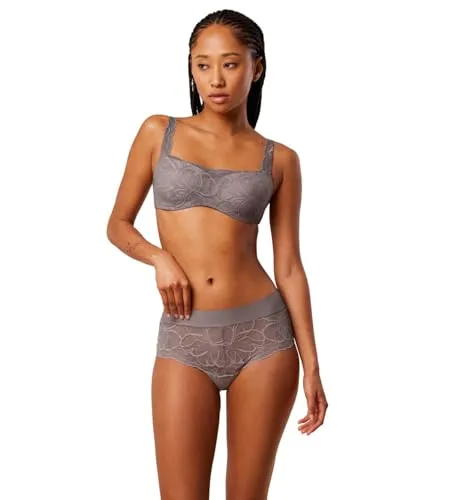 TRIUMPH Body Make-Up Illusion Lace Panty - Funktionsunterwäsche mit nahtlosem Design und glattem Bund für höchsten Tragekomfort. Aus weicher Mikrofaser und floraler Stretch-Spitze, ideal für ein unsichtbares Tragegefühl.