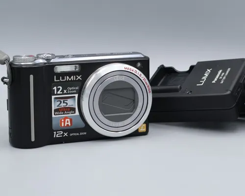 Panasonic Lumix DMC-TZ6 Digitalkamera 10.1 Megapixel Zoom - LINSE HAT PILZ