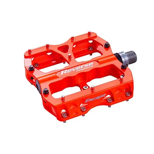 REVERSE Pedal Escape - Neonorange - Fahrradpedale aus CNC-gefrästem Aluminium für hohe Festigkeit und geringes Gewicht. Mit 16 Stahl- und 8 Aluminium-Pins für optimalen Halt und reibungsloser Rotation durch hochwertige Kugellager.