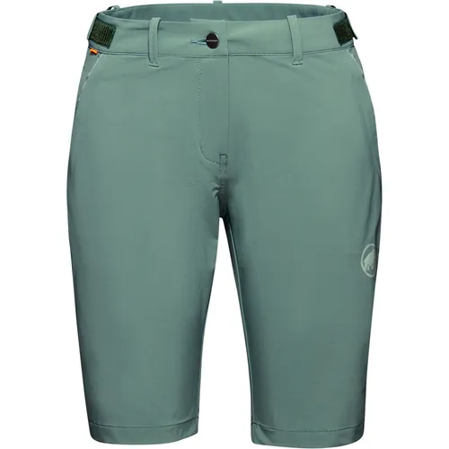 Mammut Runbold Shorts Women dark jade (40236) 36 - Wanderhose für Damen, ideal für heiße Sommertage. Mit robustem Materialmix, schnelltrocknend und atmungsaktiv. Perfekte Passform dank Taillenbundverstellung und fünf praktischen Taschen.
